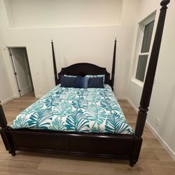 King Size Solid Wood 4 Poster Bed Set w/ Mattress – Luxury Style