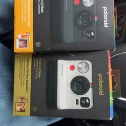 Brand New Polaroid Cameras Golden Gift Box Includes 