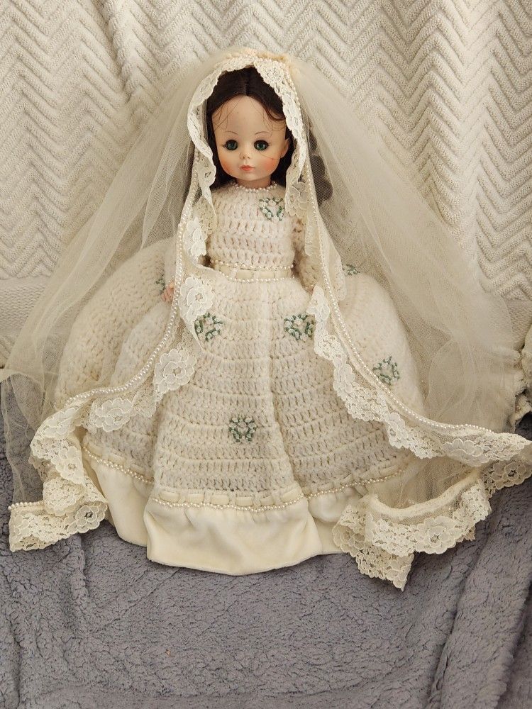 Vintage, Madame Alexander Bride Doll