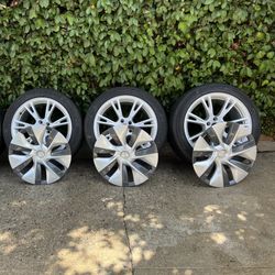 Tesla Model Y 19” Factory Gemini Wheels & Tires! 3 Total Wheels No Curb Rash!