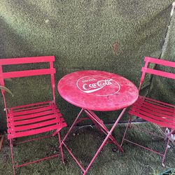 Used Cola Cola table set