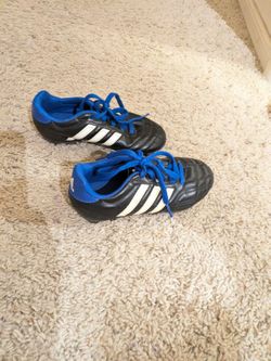 Adidas Kids size 12 Soccer Cleats