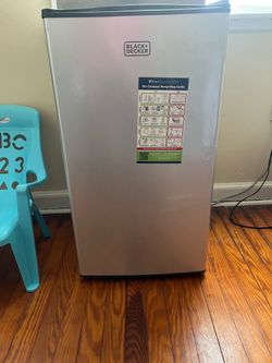 Mini fridge