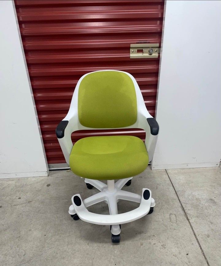 StrideRite Non Swivel Ergonomic Kids Desk Chair