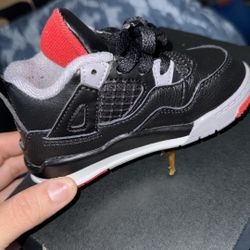 Jordan 4 Retro 