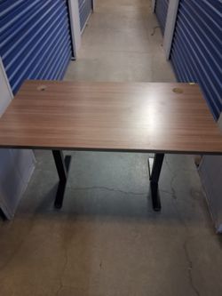 Electric sit and stand ergonomic desk Wood Top Office Desk with Black Legs
