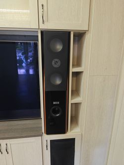 Skyline Tower Speakers
