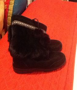 Minnetonka Boots sz 10