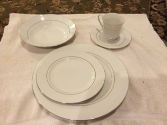 Classic Gold 5 Piece Place Setting