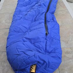 REI  SLEEPING BAG