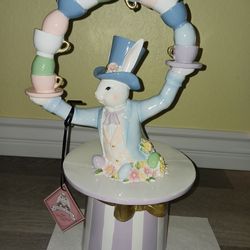 ALICE WONDERLAND DISNEY RABBIT BUNNY STATUE FIGURE FIGURINE EASTER TOPHAT STEAM PUNK TEA CUP PARTY
