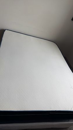White Mattress with Navy Blue Border