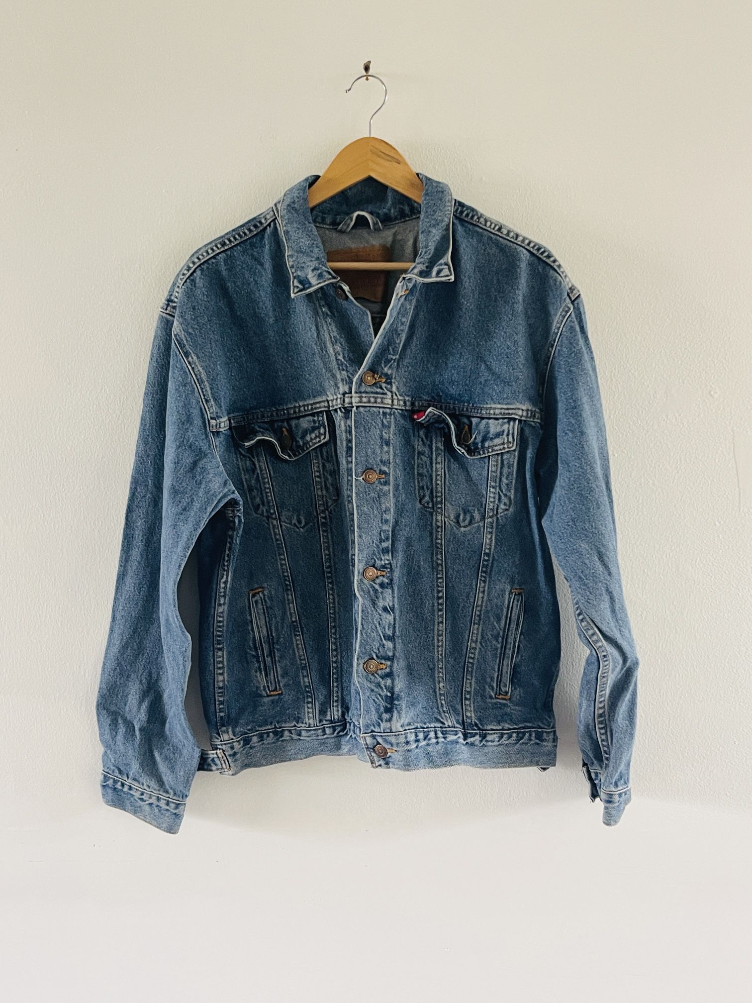 Vintage oversized Levi’s jacket.  Bin L