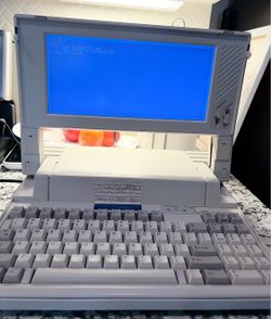 1987 Vintage Epson Equity LT Q150A Portable Computer Powers On w/ Manuals