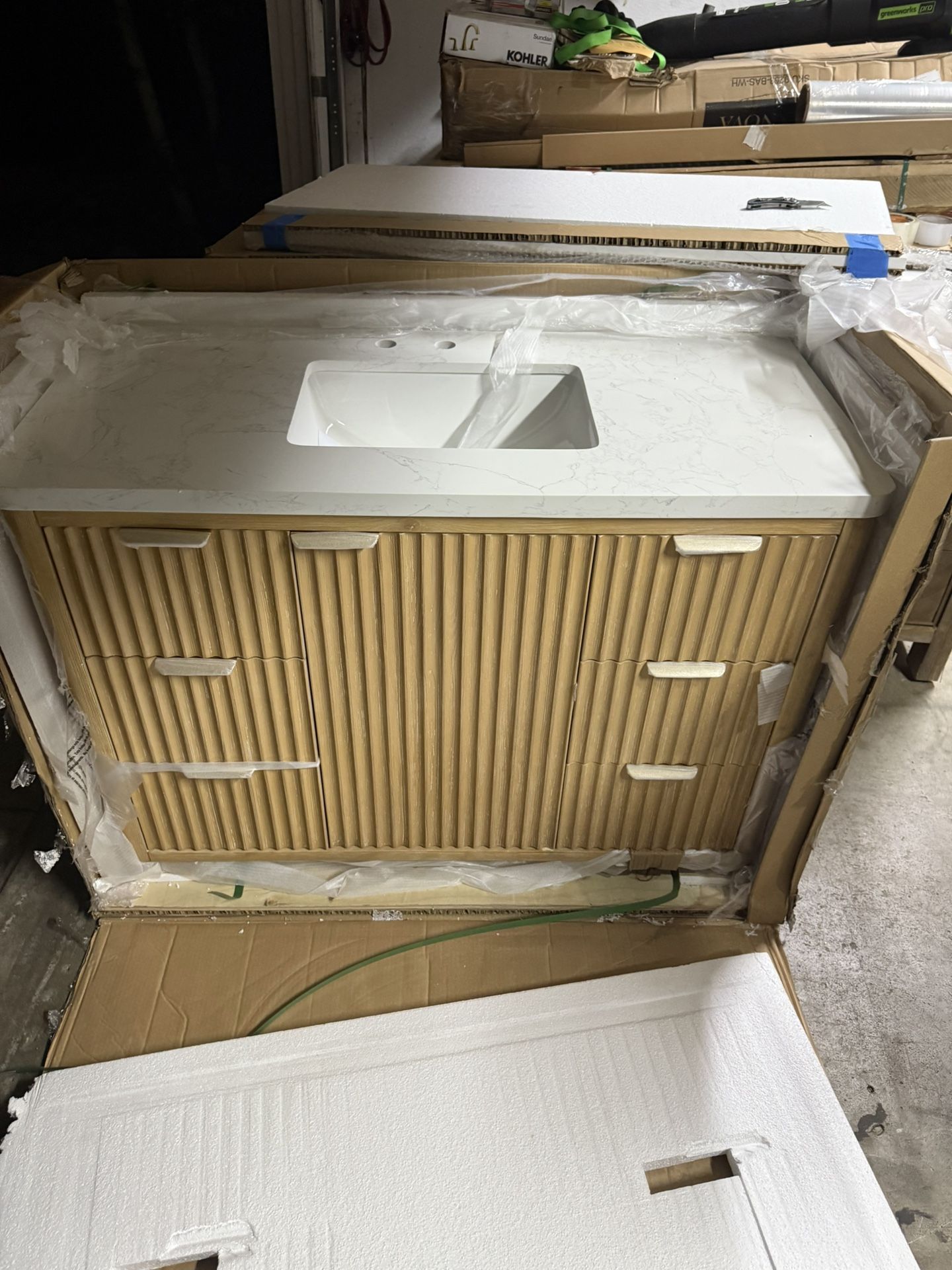 Bathroom Counter/sink