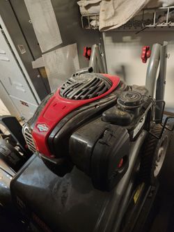 Brings and straton pressure washer