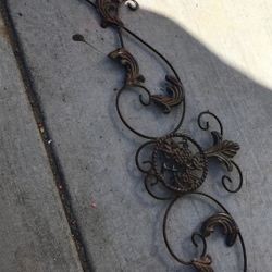 3 Ft Metal Decor