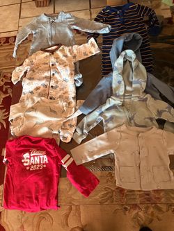 Newborn clothing lot