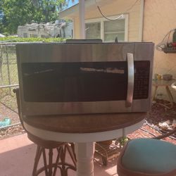 LG over The Range Microwave 