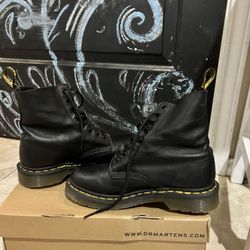 Doc Martens Virginia Leather 