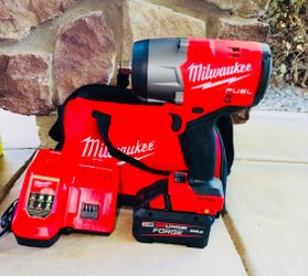 Milwaukee M18 FUEL 18V Brushless 1/2 in. Impact Wrench  + 8.0 Forge Battery + Rapid Charger New