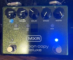 MXR Carbon Copy Deluxe