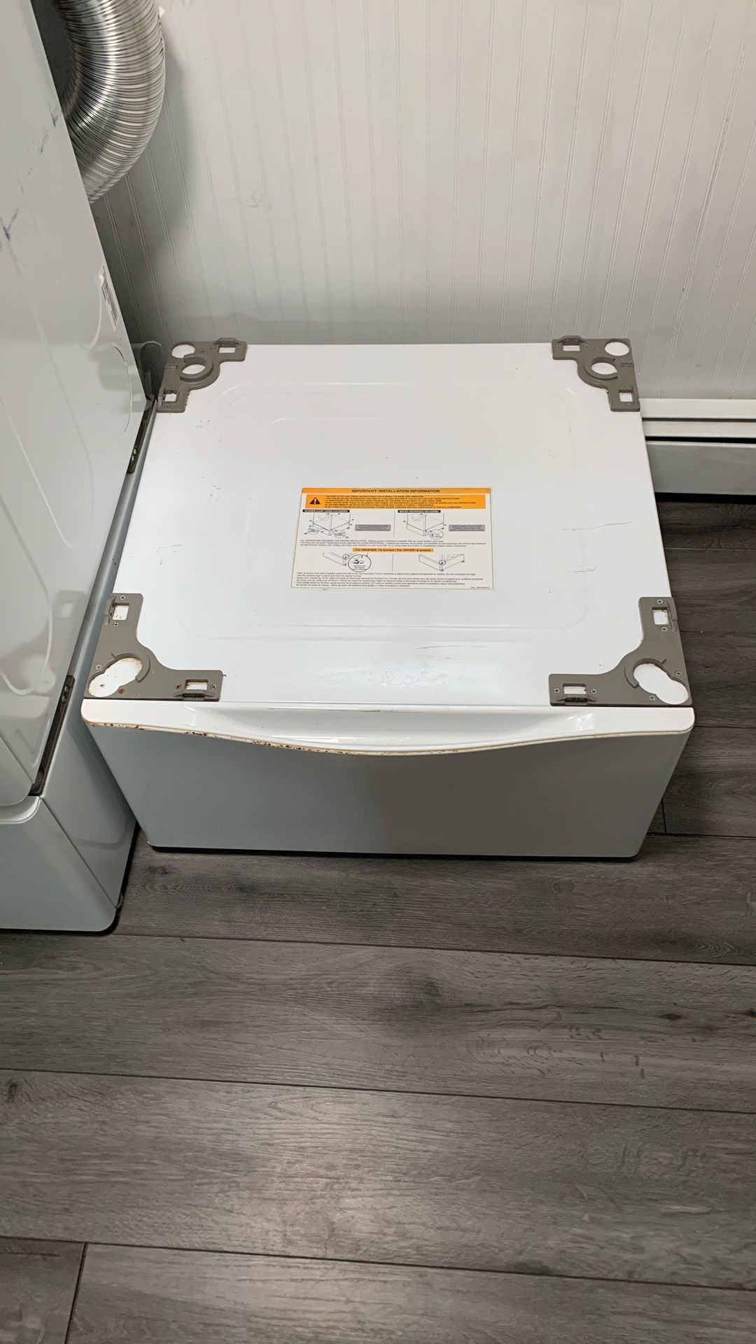 LG Washer/Dryer Pedestal LG 27