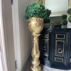 Very  Beautiful stand with the plant