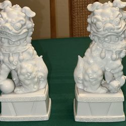 NEW White Porcelain Pair of Male/Female Foo Dog Statues 