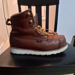 Irish Setters size 10.5