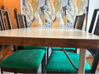 Mid century Modern table with 4 chairs
