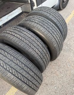 Tires 225/60/18 brigstone all 4 same brand