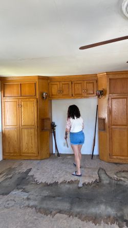 Bedroom wall unit for murphy bed