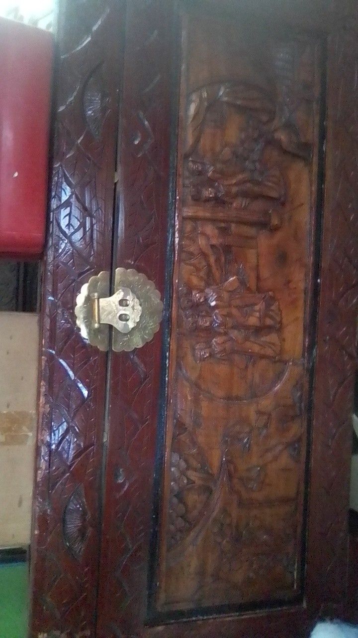 Antique Vintage Beautiful Wooden Chest