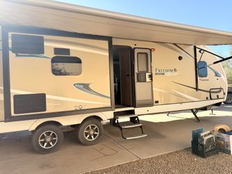 2018 coachmen RV freedom express