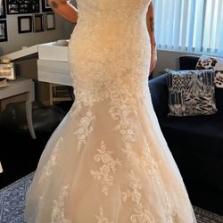 Wedding Dress (Gown) New Never Worn