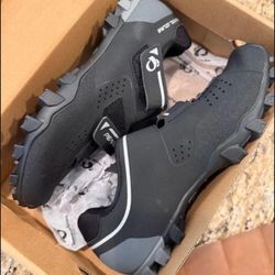 NIB Pearl Izumi W X-Alp Divide Women's Black MTB Cycling Shoes Size 9.5US/41