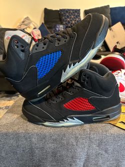 Jordan 5 metallic black size 11.5