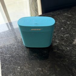 Like new Bose Color Soundlink - sounds incredible - portable & Bluetooth