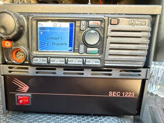 Digital Mobile Radio with Desktop Microphone, antenna & base