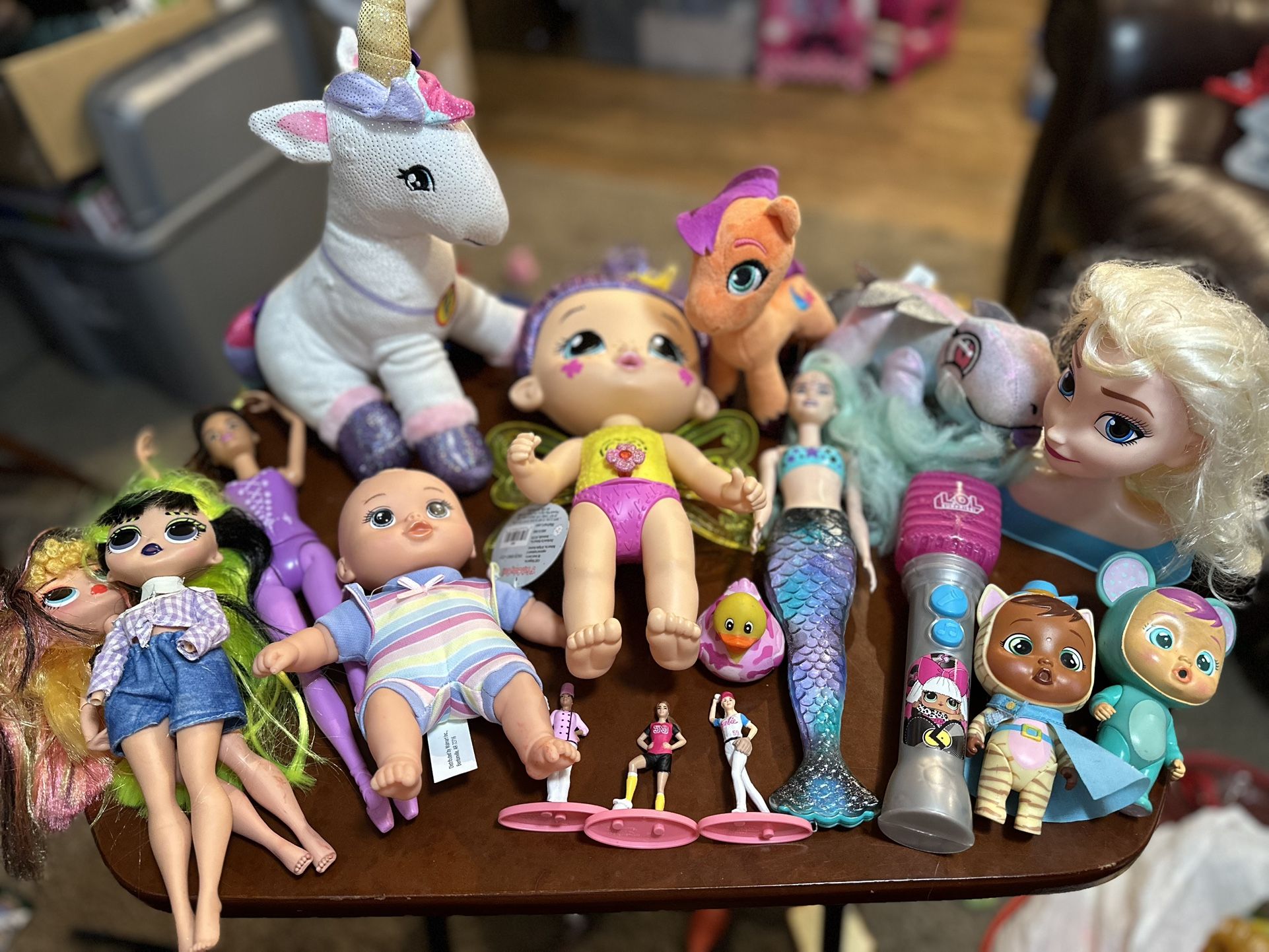 17 Miscellaneous Toys, Dolls And Plushies