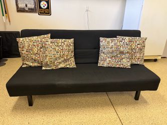 Black Futon