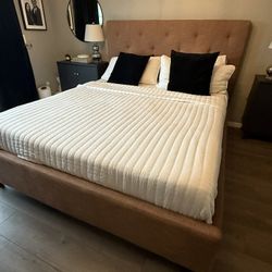 King Bed From Jerome‘S Tempur-Pedic Ready For Pick Up