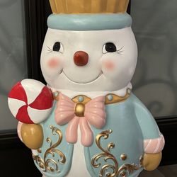 Christmas snowman pink candy gingerbread Cupcake And Cashmere