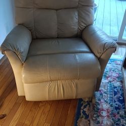 Recliner Chair White Very Comfy