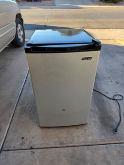 Mini fridge