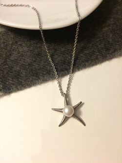 Gorgeous White Pearl Pendant Stainles Steel necklace