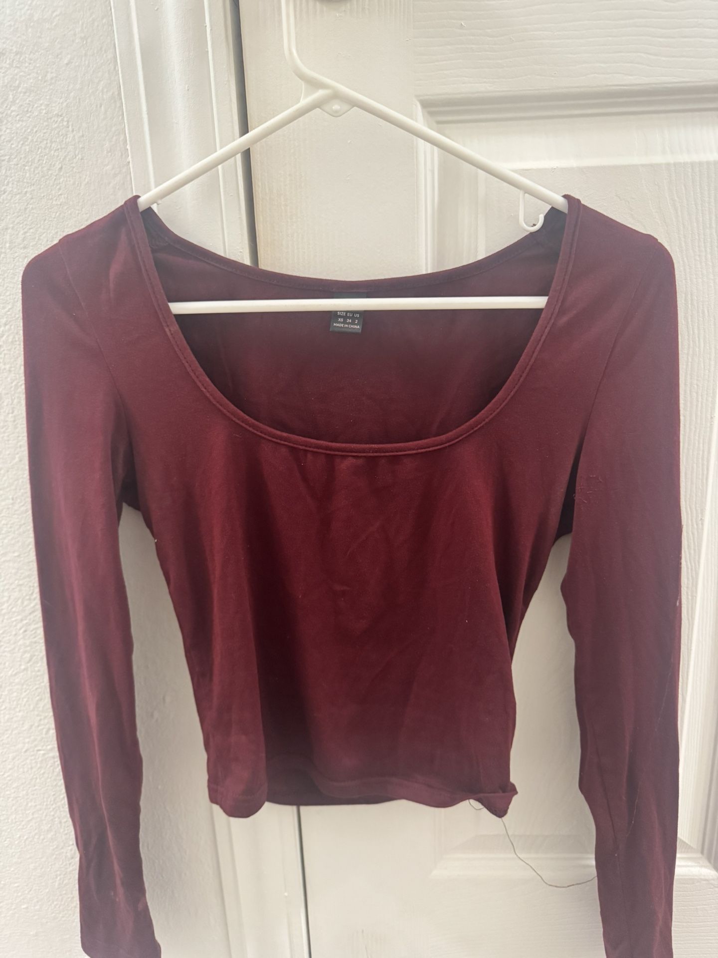 Red Long Sleeve Fitted Top-size Xs 