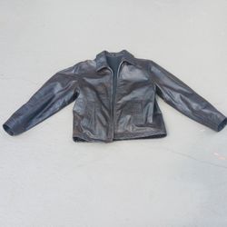 Men's Leather Jacket. I Bought At Bloomingdale's For $600. I Will Sell It For $150, Has Two Inside Button Close, I