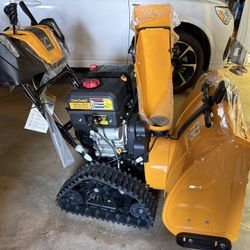 Cub Cadet 30” Tracker Snow Blower 